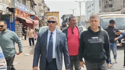 رئيس حي الزهور يترأس حملة مكبرة لإزالة الإشغالات والتعديات بعدد من الشوارع