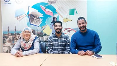 محاضرة بنادي أدب السويس حول أهمية المسرح الجامعي وكيفية إعداد الممثل