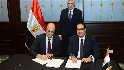 رئيس جامعة القاهرة يوقع 6 مذكرات تفاهم مع جامعات ومعاهد فرنسية