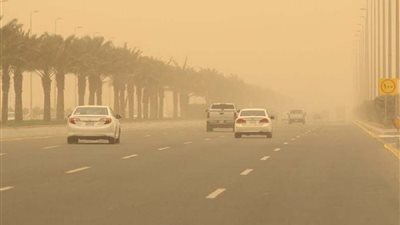 إرشادات مرورية حاسمة لقيادة آمنة أثناء العواصف الترابية والرياح الشديدة