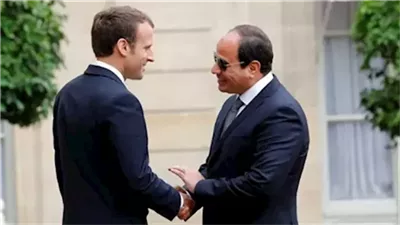 السيسي وماكرون يتفقدان مستشفى العريش للاطمئنان على المصابين الفلسطينيين
