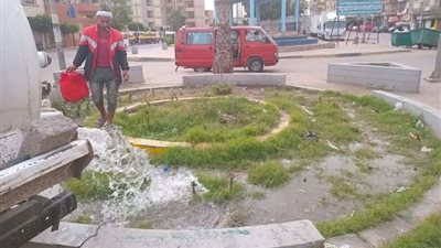 حي ثان المحلة يواصل أعمال الري والتجميل بشوارع المدينة ضمن خطة الارتقاء الحضار