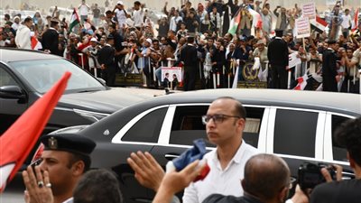 تفاصيل وصول الرئيس السيسي ونظيره الفرنسي إلى مستشفى العريش | صور