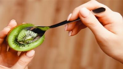 وداعًا للأرق والكافيين.. دراسة تكشف فاكهة 