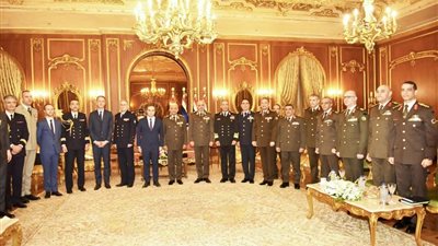 وزير الدفاع والإنتاج الحربي يلتقى وزير الجيوش الفرنسية 