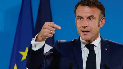 ماكرون: استهداف الطواقم الإنسانية في غزة 