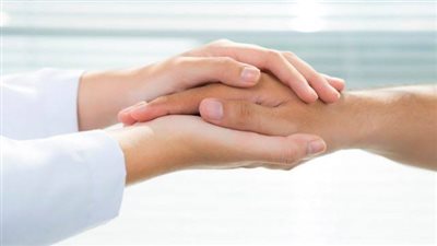 هل يقتصر جبر الخواطر على العطاء المادي فقط؟.. دار الإفتاء توضح