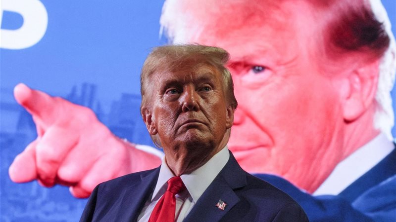 الرئيس الأمريكي دونالد