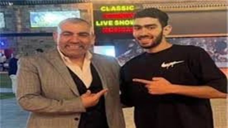 محسن منصور ونجله