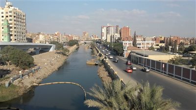 مخدرات وأسلحة بيضاء.. حقيقة فيديو فتيات وشباب كوبري الثلاثيني بالإسماعيلية