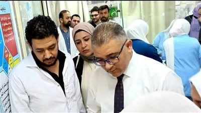 مدير  التأمين الصحي بالقليوبية يجري زيارة مفاجئة بمستشفيات بنها