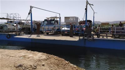 مع نقل حيوانات.. عبارات نهر النيل المتهالكة تتسبب بكوارث تهدد الأهالي قنا |صور