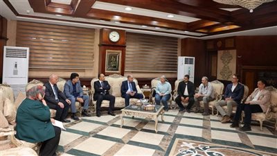 محافظ المنيا يبحث التعاون مع 