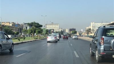 حركة مرورية متوسطة في شوارع القاهرة والجيزة صباح اليوم