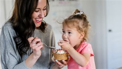 طريقة عمل الآيس كريم في المنزل ..بديل حلويات صحي لكل أفراد أسرتك