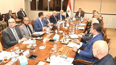 وزير الإسكان يتابع الأعمال الجارية بـ 