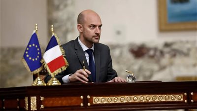 فرنسا تُحذر رعاياها من السفر إلى إيران : غادروا حالاً لحماية حياتكم