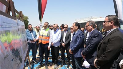 رئيس الوزراء يفتتح مشروع كوبري 