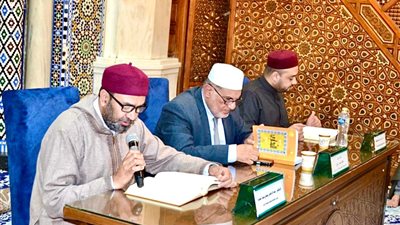 المجلس الحديثي بمسجد الحسين يستكمل قراءة صحيح البخاري بسند متصل 