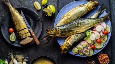 قبل شم النسيم .. احذر هذه العلامات عند شراء الفسيخ 