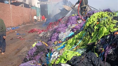 تشكيل لجنة لمعاينة حريق مصنع القطن في المحلة لحصر الخسائر