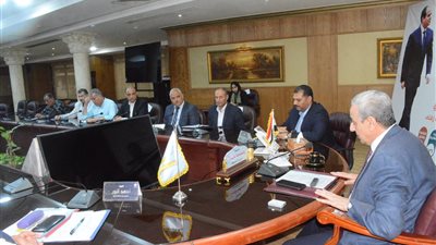 محافظ الغربية يتابع جهود رؤساء المدن.. ويؤكد: العمل الميداني وتحسين الخدمات 