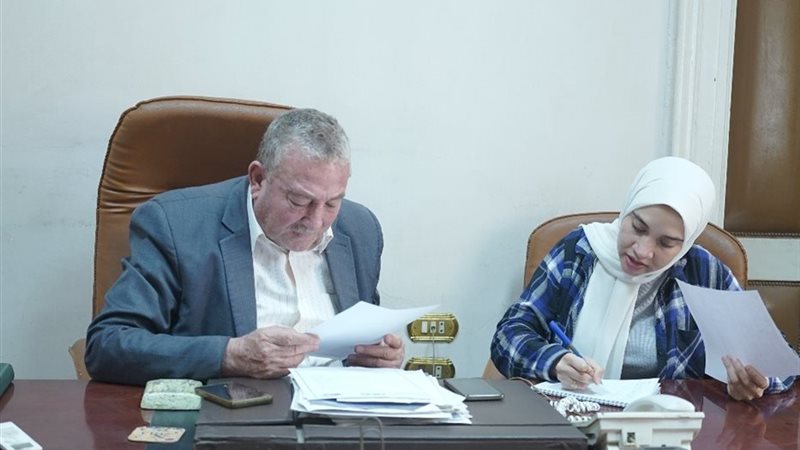 محررة نيوزرووم مع