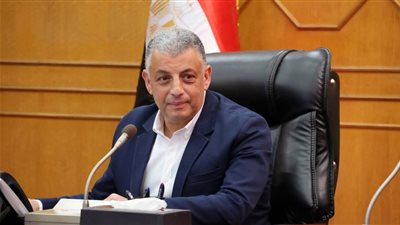 محافظ الإسماعيلية يناقش الاستعدادات لاحتفالية إعادة فتح النصب التذكاري 