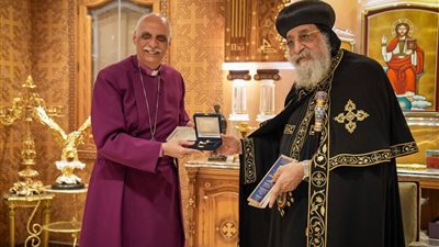 رئيس أساقفة الكنيسة الأسقفية يهنئ البابا تواضروس بمناسبة عيد القيامة 