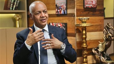 مصطفى بكري: الجيش الليبي يحمي الوطن من المؤامرات والفوضى