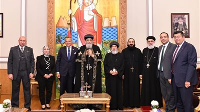 البابا تواضروس الثانى يستقبل محافظ جنوب سيناء للتهنئة بعيد القيامة المجيد 