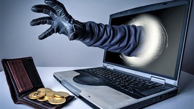 أستاذ قانون: 