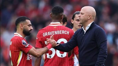 آرني سلوت: لدي الكثير من الآمال لفوز محمد صلاح بالكرة الذهبية