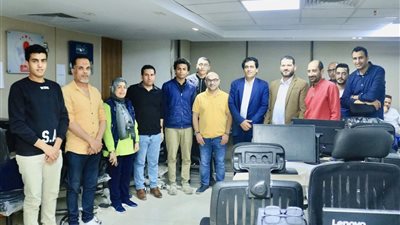 أيمن عبد المجيد يستعرض برنامجه الانتخابي في صالة تحرير