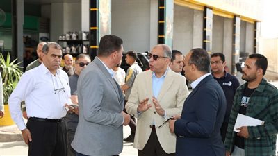 محافظ المنيا يتفقد محطات الوقود ويشدد على تكثيف الرقابة وضبط الأسواق 