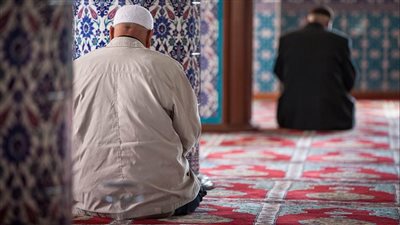 حكم صلاة سنة الجمعة بعد صعود الخطيب المنبر.. ماذا قال الفقهاء؟