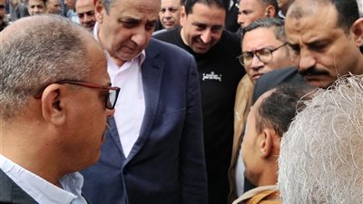 محافظ الغربية يؤدي صلاة الجمعة بمسجد السيد البدوي 