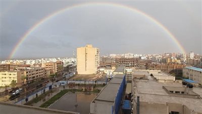 لوحة ربانية.. قوس قزح يظهر في سماء بورسعيد عقب سقوط أمطار غزيرة