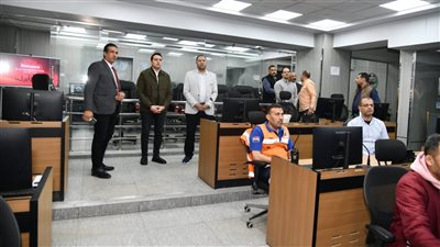 نائب محافظ الفيوم والسكرتيرالعام يتابعان بمركز سيطرة الشبكة على محطات الوقود 