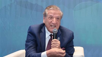 فخري الفقي يكشف تفاصيل قرض الـ 4 مليارات دولار من الاتحاد الأوروبي لمصر(فيديو)