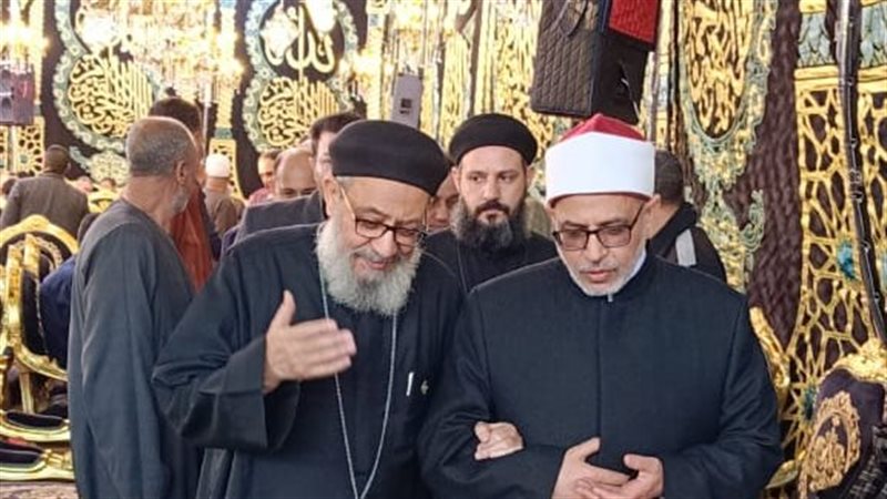 وفد الكنيسة في عزاء