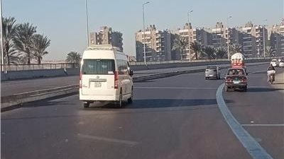 سيولة مرورية نسبية بشوارع القاهرة والجيزة رغم ذروة الصباح
