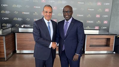 وزير الخارجية يلتقي الرئيس الصومالي على هامش اجتماع أنطاليا