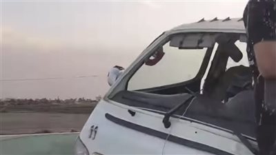 إصابة شخصين في تصادم سيارة ميكروباص بسور خرساني في الفيوم