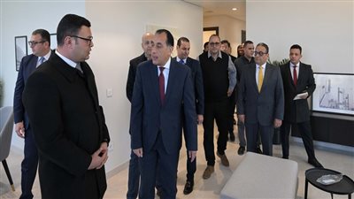 رئيس الوزراء يتفقد مشروعات «مارينا 8 » بالعلمين الجديدة (فيديو)