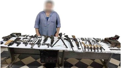 ترسانة سلاح داخل منزل بسوهاج.. سقوط ورشة الموت في قبضة الأمن