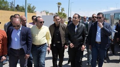 رئيس الوزراء يتفقد وحدات مبادرة 