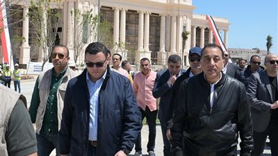 رئيس الوزراء يتفقد مشروع 