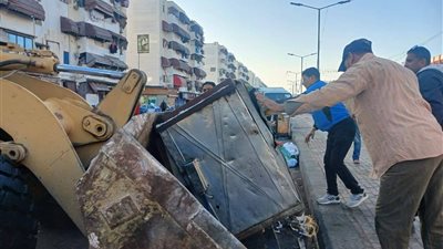 حملة مكبرة لإزالة الإشغالات والتعديات على نهر الطريق بحي الضواحي ببورسعيد