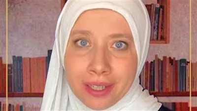 تطبيقات بيع الوهم.. واعظة بالأوقاف تحذر: الغفلة تأتيك في أي وقت